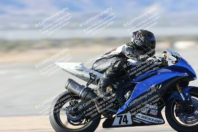 media/Dec-05-2025-CVMA Friday Practice (Fri) [[303bad9a84]]/4-Racer 4-Trackday 1/Session 2 (Turn 14)/